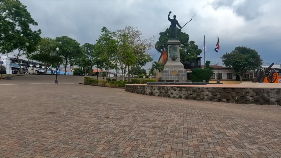 parque juan santamaria en Alajuela