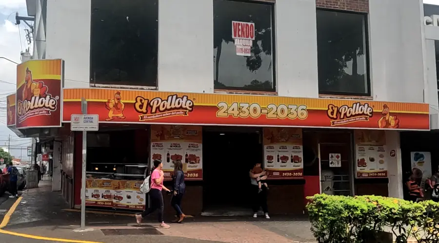 fried chicked restaurant in alajuela downtown