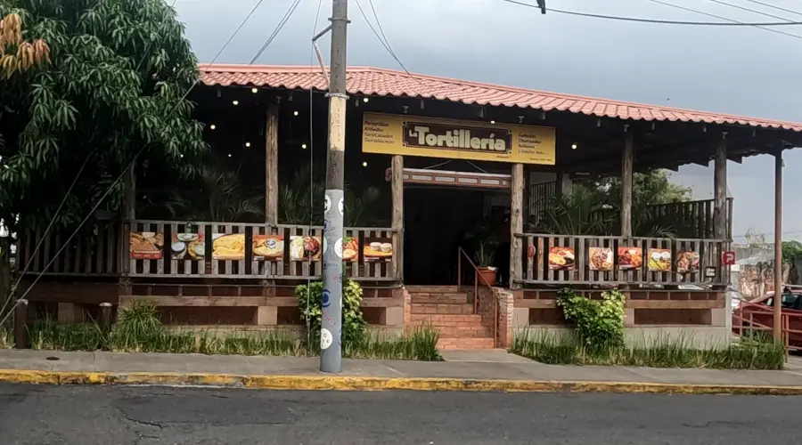 typical food restaurant in alajuela